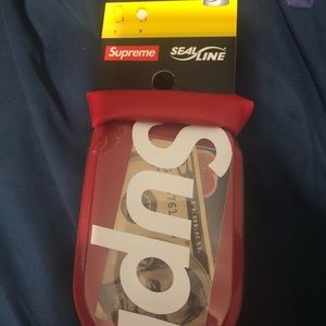 Supreme see pouch (small)